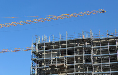 Lavori in corso nel cantiere edile per ristrutturazione edilizia