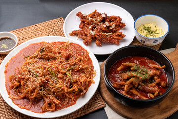 Stir-fried spicy soup, stir-fried chicken feet, steamed monkfish, Korean food, chicken feet, steamed fish, spicy food