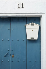 Buzón para cartas, El Viejo Encanto de la Comunicación: El Buzón que Guarda Secretos y Mensajes