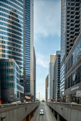 Fototapeta na wymiar city of chicago skyline and street scenes