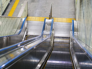 地下鉄のエスカレーター
