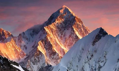 Papier Peint photo autocollant K2 Enchanting Peaks: Pakistan's K2 Summit at Dawn
