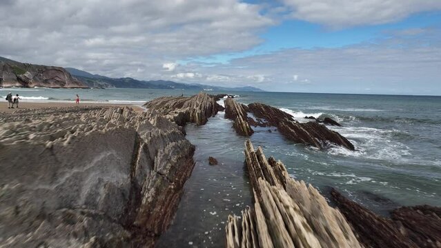 Flysch de Zumaia y Playa de Itzurun