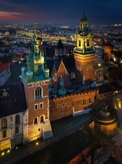 Zamek Królewski na Wawelu w bajeczny poranek - widok z drona © Michal45