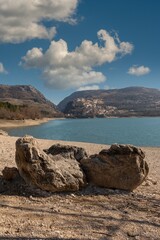 Fototapeta na wymiar Lago di Barrea - L'Aquila - Abruzzo - Italia