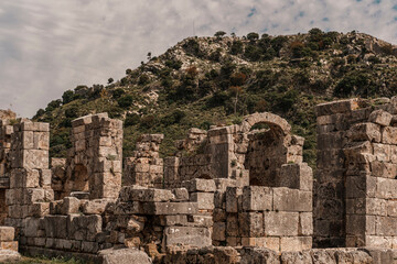 Naklejka premium kaunos castle ancient city ruins with amazing natural environment habitat