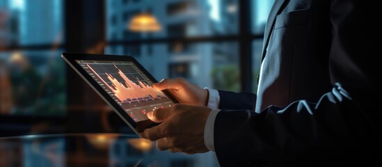 Investor using tablet with growth graph analyzing financial and investment data progress of business, business planning and strategy on global network - obrazy, fototapety, plakaty