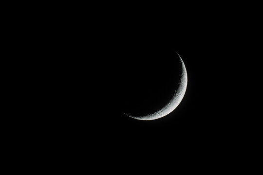 Fin croissant de Lune (moon)