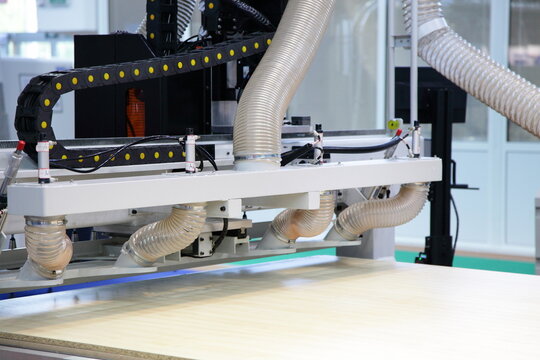 Dust removal system big pipes of the chipboard cutting center of the CNC woodworking machine 