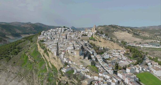 Pueblos de la provincia de C&oacute;rdoba, Izn&aacute;jar