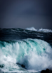 big sea wave