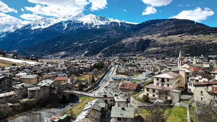 Fototapeta na wymiar Lovely town in the Italian Alps.