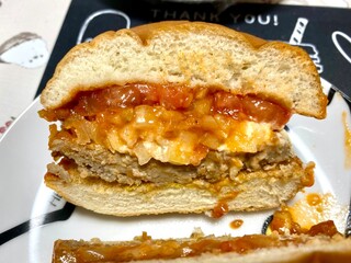 【テイクアウト】ハンバーガーの断面