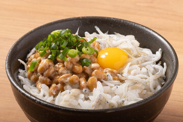 しらす納豆ごはん
