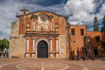 Obraz premium Church and Convent of los Dominicos of the Colonial City of Santo Domingo in Dominican Republic, is the oldest Catholic building in continuous use in the Americas.