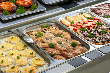 Display with fresh cooked food in a canteen