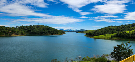 Obraz premium view of river with clear waters on the tamoios highway Brasil ​