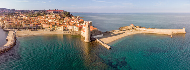 Panorama de Collioure en pays Catalan .