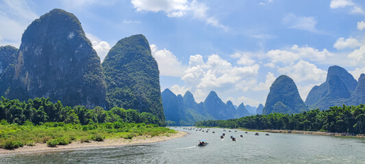 From Guilin to Yangshuo, visitors can take a cruise on the Lijiang River, while enjoying a spectacular view along the way.