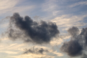 Fototapeta na wymiar black clouds towards evening