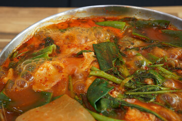 It is a traditional Korean fish stew made with plenty of red pepper powder or red pepper paste and seasoned with various vegetables. The most used fish here are cod, haddock, and pollock.