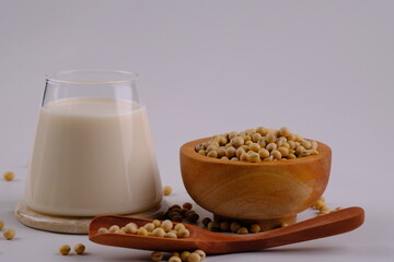 Susu Kedelai, soy milk served in a glass containing vegetable protein, vitamin D, B12, calcium, omega 3. Suitable for vegans and vegetarians. Made from soybeans, water and sugar.