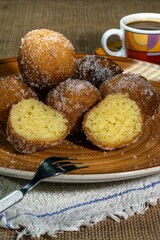 Quark balls, coffee cup, plate, Sevette, fork,
