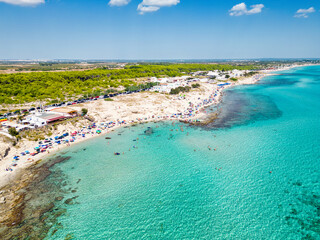 litoranea tarantina vista dal drone in estate, Salento, Puglia, Lizzano, Taranto, Italia © Andrea Carro