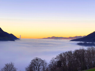 Nebelmeer in der Linth-Ebene (Schweiz)