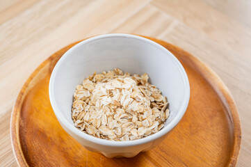 器に入ったロールドオーツ
