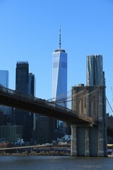Fototapeta premium Brooklyn bridge and freedomtower, world trade center