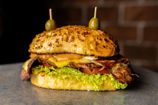 chivito uruguayo al pan