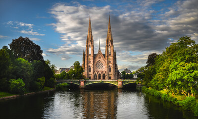 Fototapeta na wymiar St. Paul's Church of Strasbourg