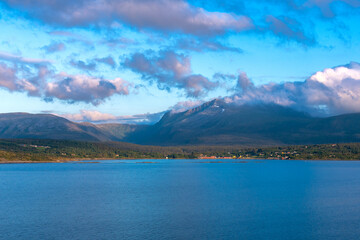 Der Trondheimfjord (norwegisch Trondheimsfjorden) ist mit 130 Kilometer Länge der drittlängste Fjord Norwegens.
