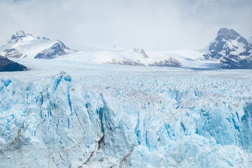 Vistas del Glaciar Perito Moreno, en el Parque Nacional los Glaciares. Patagonia Argentina - obrazy, fototapety, plakaty