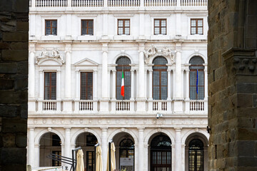 Fototapeta na wymiar Palazzo Nuovo in Città Alta a Bergamo, Italia