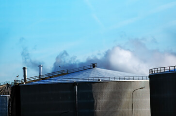 Production buildings and pipes of the OMV oil refinery.