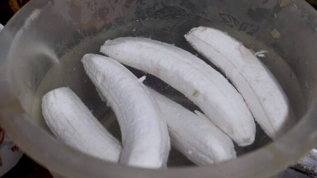 Platano Blanco en cosina