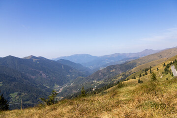 Foto panoramica d'estate sul Maniva a Brescia, Italia