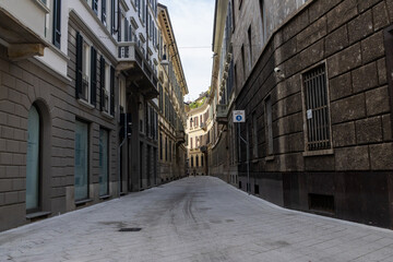 Fototapeta na wymiar Scorcio di una strada di Milano, Italia