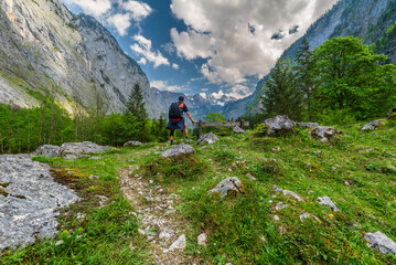 Obraz premium Senderismo por los Alpes , Berchtesgaden Alemania.
