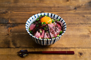 ローストビーフ丼