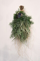 緑色のナチュラルなドライフラワーのブーケ