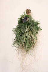 緑色のナチュラルなドライフラワーのブーケ