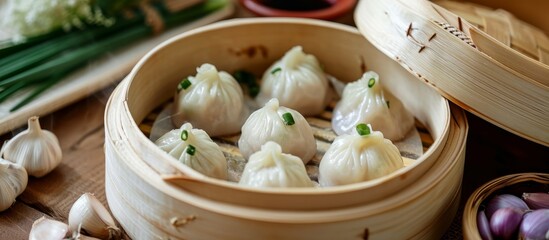 Fototapeta na wymiar Garlic, chives, and glutinous flour are used to make steamed dumplings with chives.