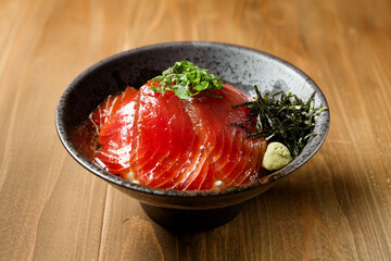 まぐろの漬け丼