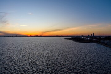 Naklejka premium Mobile bay causeway at sunset