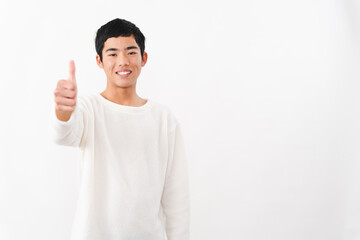 私服姿の中学生の男性　ライフスタイルイメージ