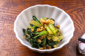 ターサイのくるみ味噌和え