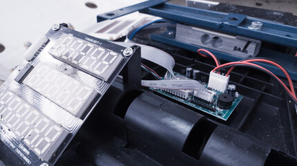 Checking cable circuit control the seven segment display on  digital scales.